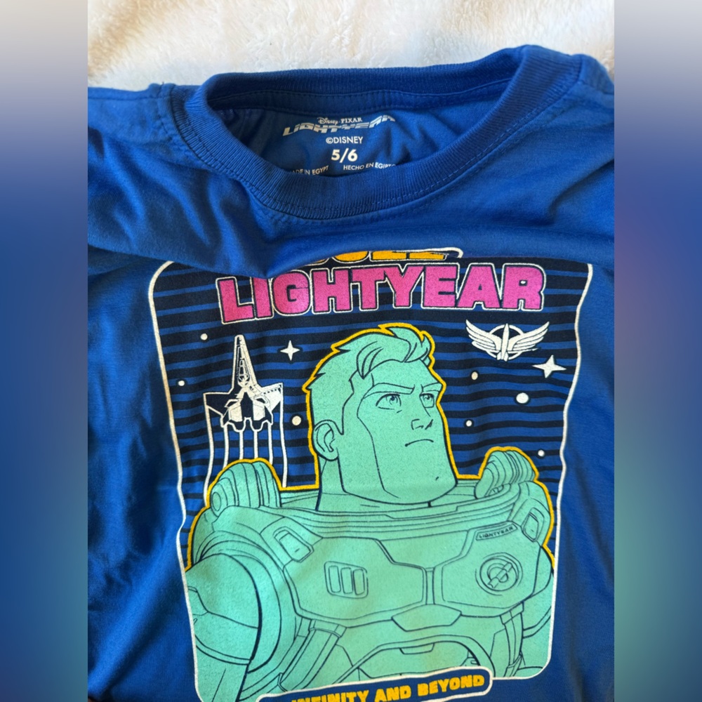Disney /Pixar Buzz Lightyear Kids 5/6 T-Shirt - Picture 4 of 4